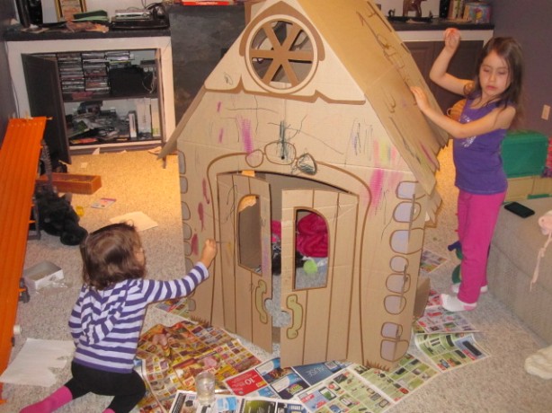 girls decorating cascades my pretty playhouse