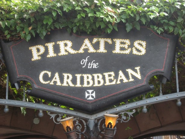 pirates of the carribean sign disneyland