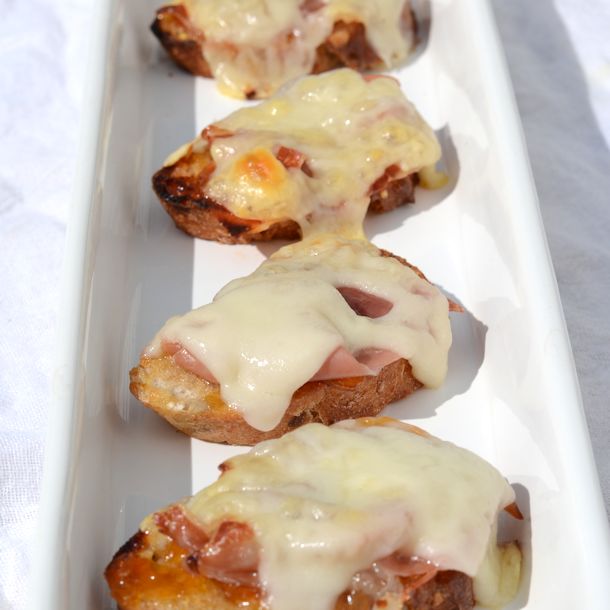 smuckers swiss and prosciutto baguette rounds