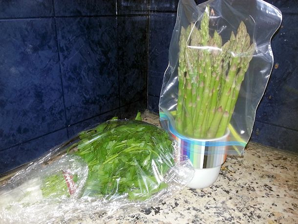 asparagus and herbs storage