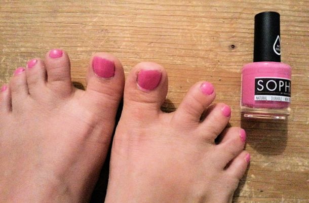 sophi pink polish on toes