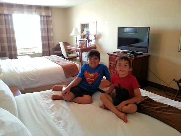 holiday inn family suite