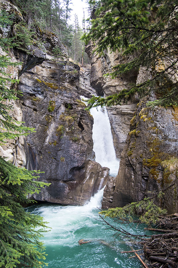 banff-johnston-canyon-waterfall