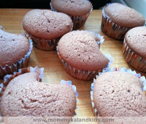 baked heart cupcakes