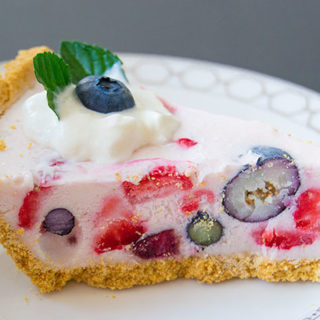 berry-cream-pie