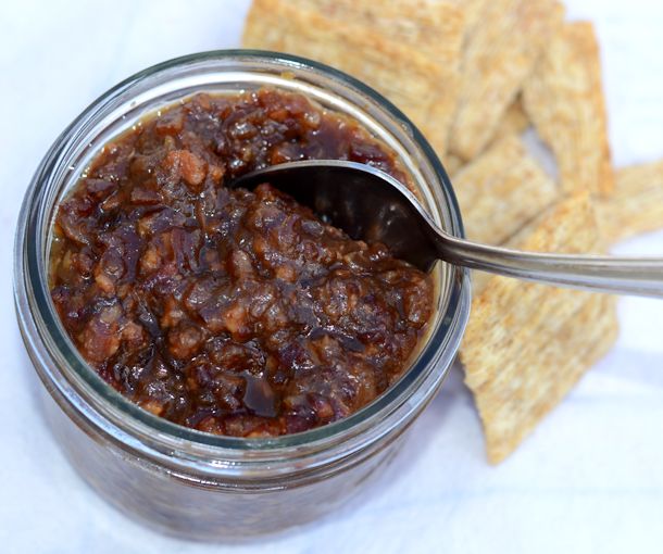 chipotle maple bacon jam crackers