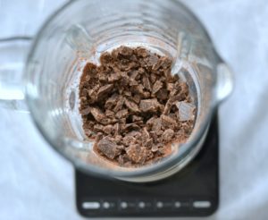 chopped chocolate in braun puremix