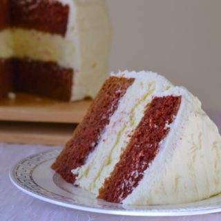 red velvet cheesecake cake slice