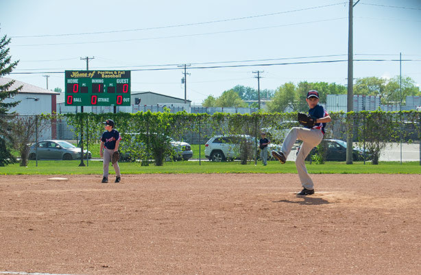 summer-sports-boy-pitching