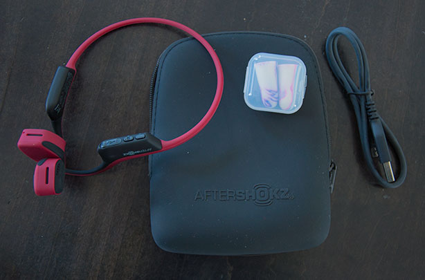aftershokz-with-accessories
