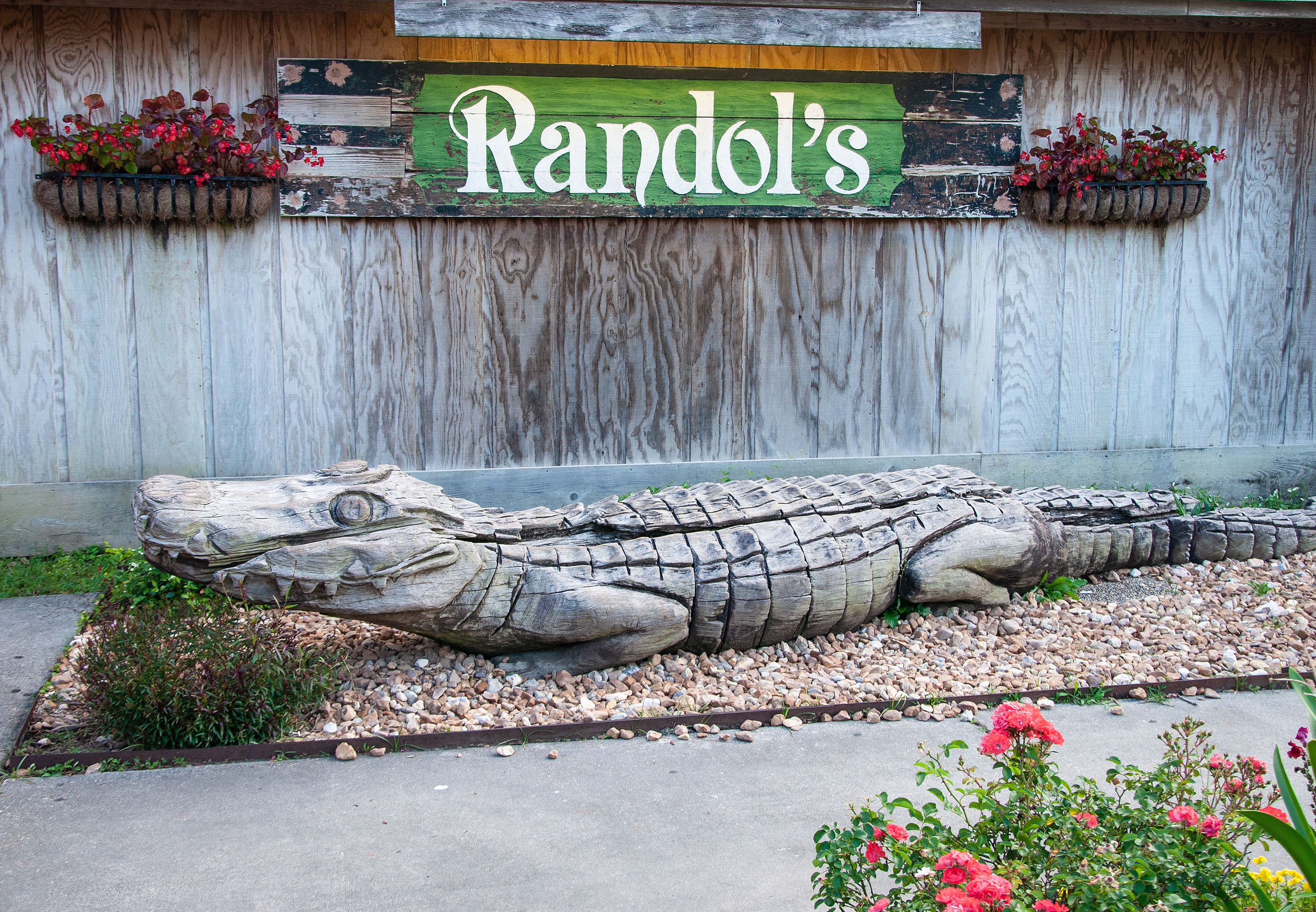 randol's-restaurant-exterior
