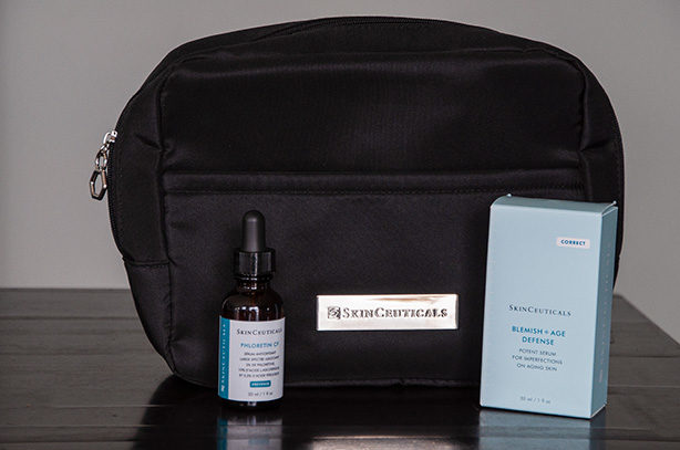 skinceuticals-serum-and-cosmetic-bag