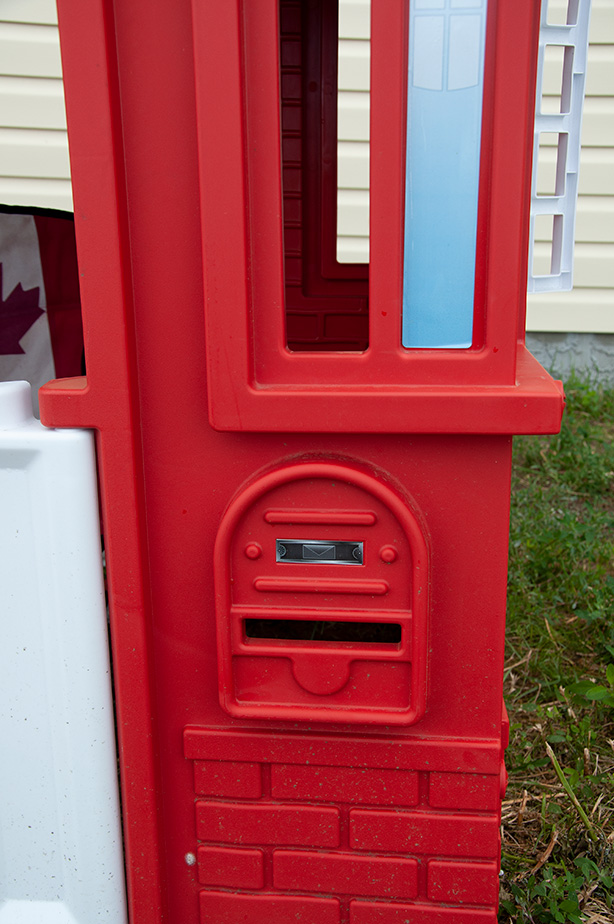 cape-cottage-playhouse-mail-slot