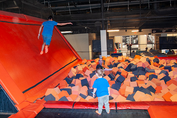 big-air-trampoline-park-pit