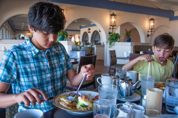 boys-at-la-jolla-shores-breakfast