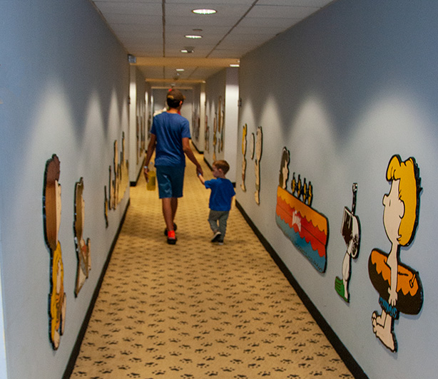 camp-snoopy-hallway