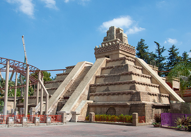 jaguar-coaster-buena-park