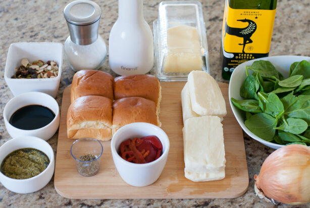 chef's-plate-halloumi-burger-ingredients