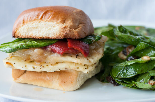 halloumi-pesto-burger-with-roasted-red-pepper