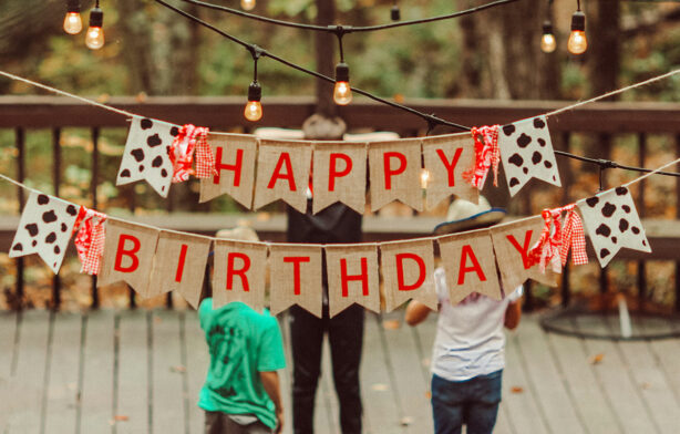 happy-birthday-sign