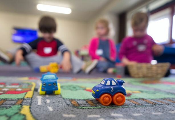 kids-and-cars-on-play-mat