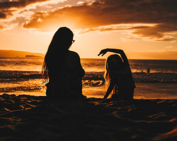 mom-and-child-on-beach