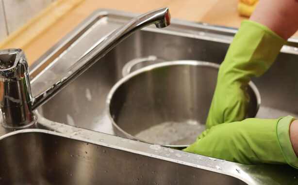 hands-washing-pot