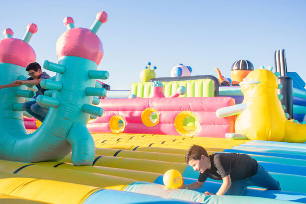 obstacle-course-bounce-house