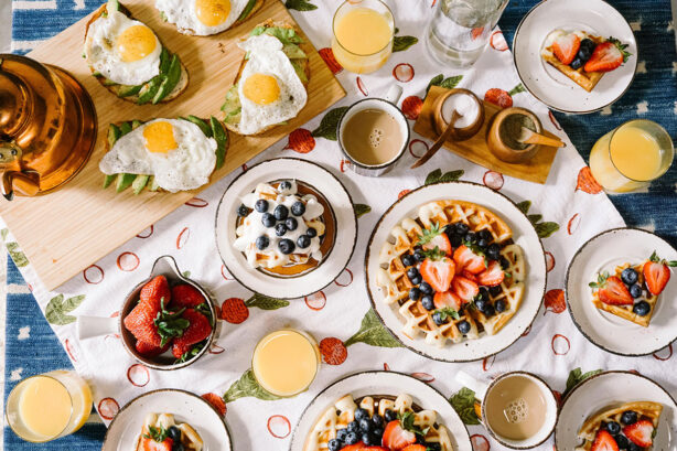 brunch-table