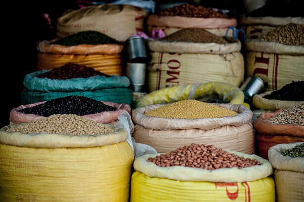 legumes-in-sacks