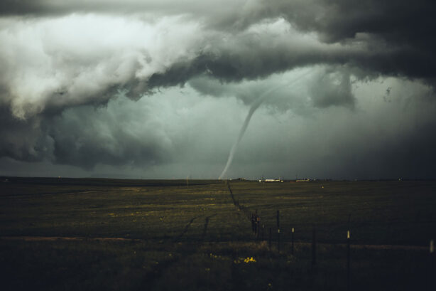 tornado-in-prairie-sky