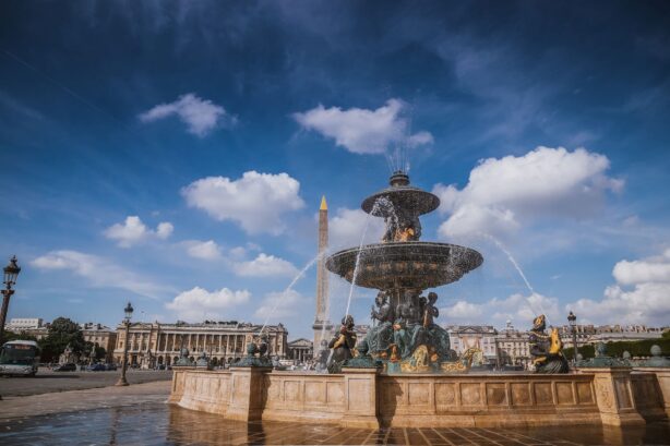 famous fountains at place de la concorde france